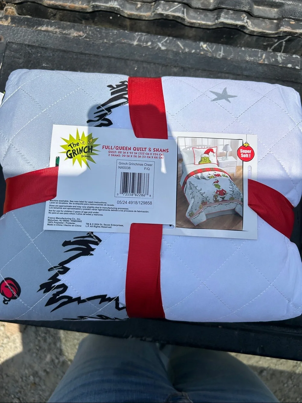 The Grinch Quilt & Shams Set